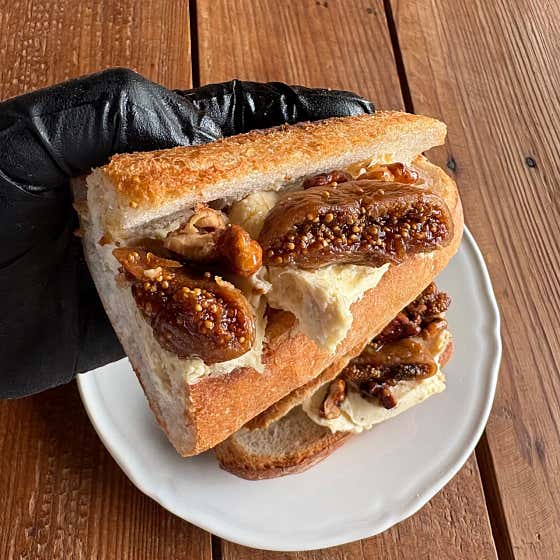 무화과 크림치즈 샌드 메뉴 사진(네이버)