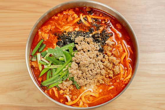 얼큰순두부칼국수 메뉴 사진(네이버)