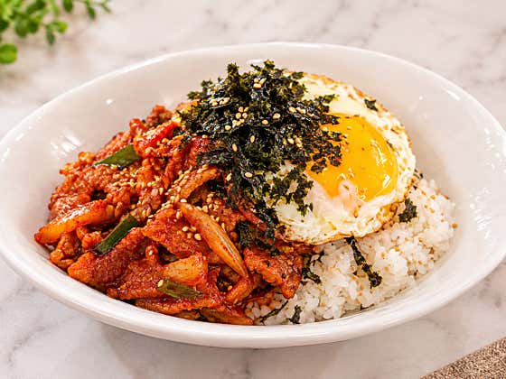 제육덮밥 메뉴 사진(네이버)
