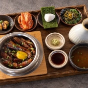 한돈 항정솥밥 1인정식 메뉴 사진(네이버)