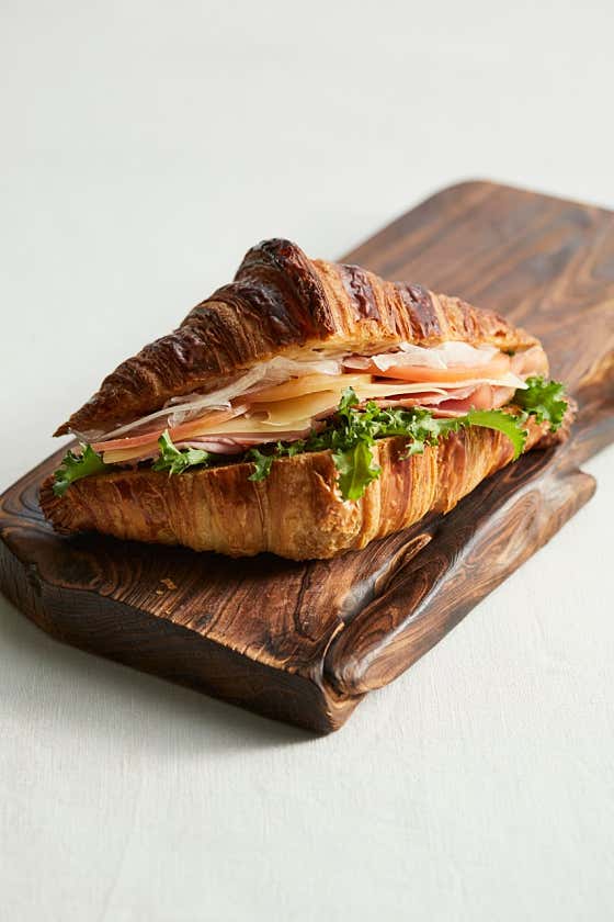 크루아상 샌드위치 메뉴 사진(네이버)