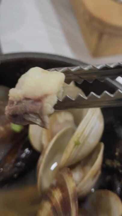 해릉식당 전복해물뚝배기