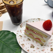 딸기크림 쌀생크림(조각케익) 메뉴 사진(네이버)