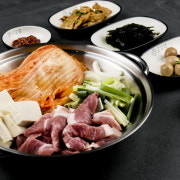 한돈 김치찌개+즉석솥밥 메뉴 사진(네이버)