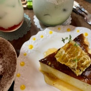 리얼 꿀벌집 바스크치즈케이크 메뉴 사진(네이버)