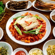 오리주물럭(반마리) 메뉴 사진(네이버)