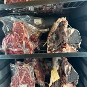 한우 드라이에이징 T-bone 메뉴 사진(네이버)
