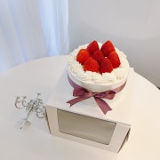 딸기 조각케이크❤️ 메뉴 사진(네이버)