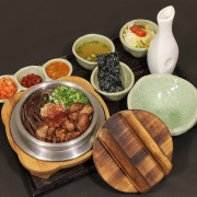 돼지고사리솥밥 메뉴 사진(네이버)