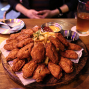 데리 or 허니데리 윙 메뉴 사진(네이버)