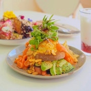 연어 아보카도 베네딕트 메뉴 사진(네이버)
