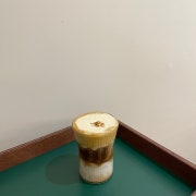 시그니처라떼(견과류크림라떼) 메뉴 사진(네이버)