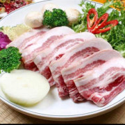 생삼겹살.냉동대패삼겹살 메뉴 사진(네이버)