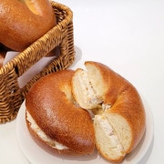 베이글과 크림치즈 메뉴 사진(네이버)