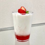 딸기 요거트 스무디 메뉴 사진(네이버)