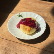 스콘 & 라즈베리 잼 메뉴 사진(네이버)