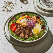 목살 스테이크 샐러드 메뉴 사진(네이버)