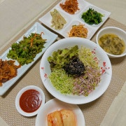 새싹비빔밥 메뉴 사진(네이버)