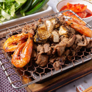 강경돼지불고기+김치찌개+무한리필쌈채소 메뉴 사진(네이버)