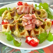 베이컨&바질 칠리페퍼 크로플 메뉴 사진(네이버)