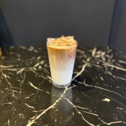 디카페인 바닐라빈라떼 ICE/HOT 메뉴 사진(네이버)