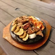 생목살 바베큐&샐러드 메뉴 사진(네이버)