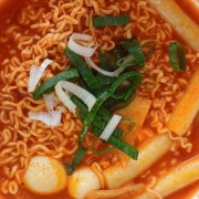국산 고춧가루 건면 라볶이 메뉴 사진(네이버)