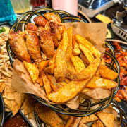 닭껍질교자&칩스 메뉴 사진(네이버)