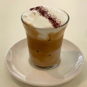 아인슈패너-라떼 메뉴 사진(네이버)