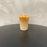 콜드브루 바닐라빈 라떼 메뉴 사진(네이버)