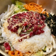 육회비빔밥 메뉴 사진(네이버)