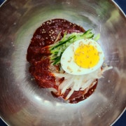 물냉면(맛있게 매운 얼큰이냉면) 메뉴 사진(네이버)