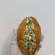 갈릭 크림치즈 소금빵 메뉴 사진(네이버)