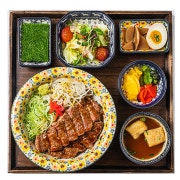 스페셜 스테이크 덮밥 한상차림 메뉴 사진(네이버)