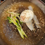 물 / 비빔냉면 메뉴 사진(네이버)