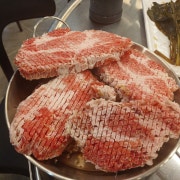 숯불 목살 바베큐 메뉴 사진(네이버)