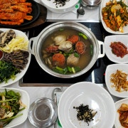 산채나물더덕정식(1인)+1인솥밥 메뉴 사진(네이버)