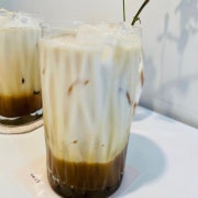 바닐라라떼 Hot / Iced 메뉴 사진(네이버)