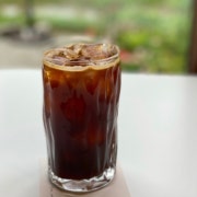 아메리카노 Hot / Iced 메뉴 사진(네이버)
