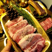봉침맞은 삼겹살 메뉴 사진(네이버)