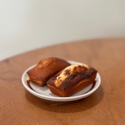 휘낭시에(고메버터 / 무화과크림치즈) 메뉴 사진(네이버)