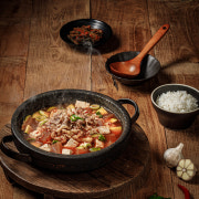 돌판 차돌된장찌개 메뉴 사진(네이버)