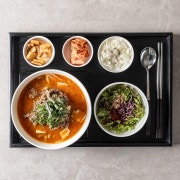 해장용) 얼큰 고기칼국수+애기비빔밥 메뉴 사진(네이버)