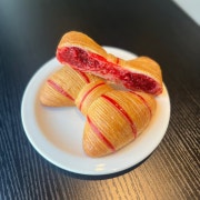 라즈베리 리본 크루아상 메뉴 사진(네이버)