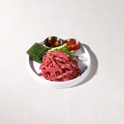 1++한우육회 메뉴 사진(네이버)