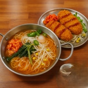열무국수 + 돈까스 세트 메뉴 사진(네이버)