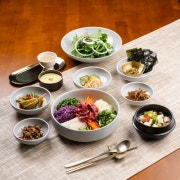 한우육회비빔밥반상 메뉴 사진(네이버)