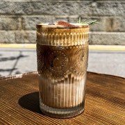 ICE) 아인슈페너라떼 메뉴 사진(네이버)