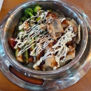 삼겹대패야채솥밥 메뉴 사진(네이버)