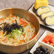수훈칼국수+노랑김밥1/2 메뉴 사진(네이버)
